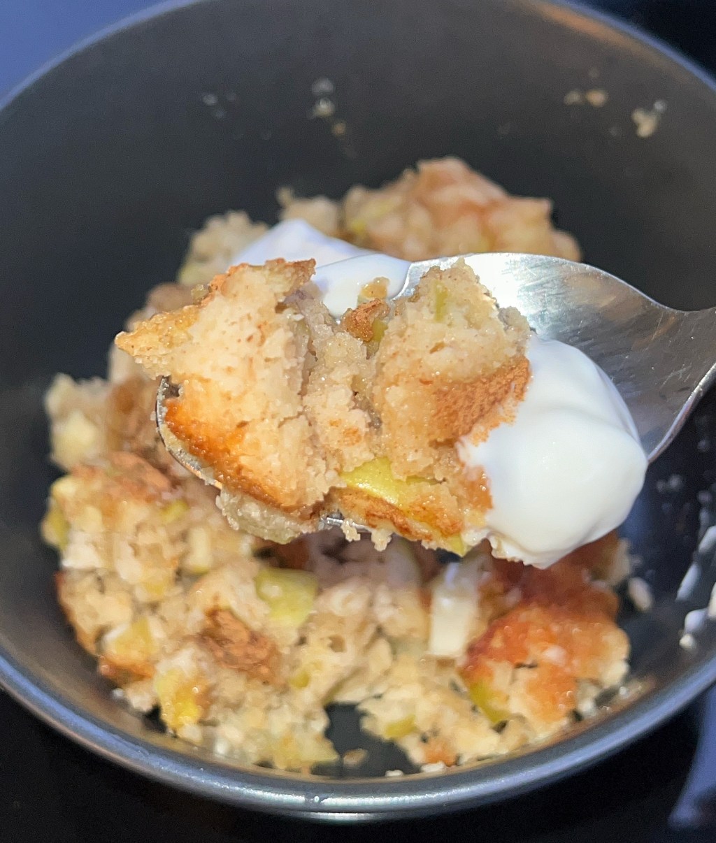 Apple crumble cake